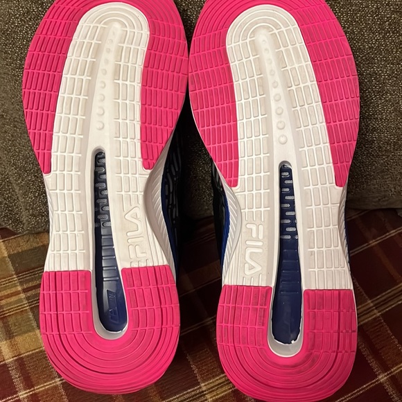 FILA Flow - Picture 5 of 7